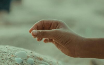 Með sand milli fingranna og frið í hjarta